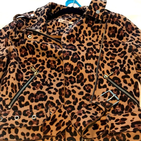 Blazer - Picture 2 of 2